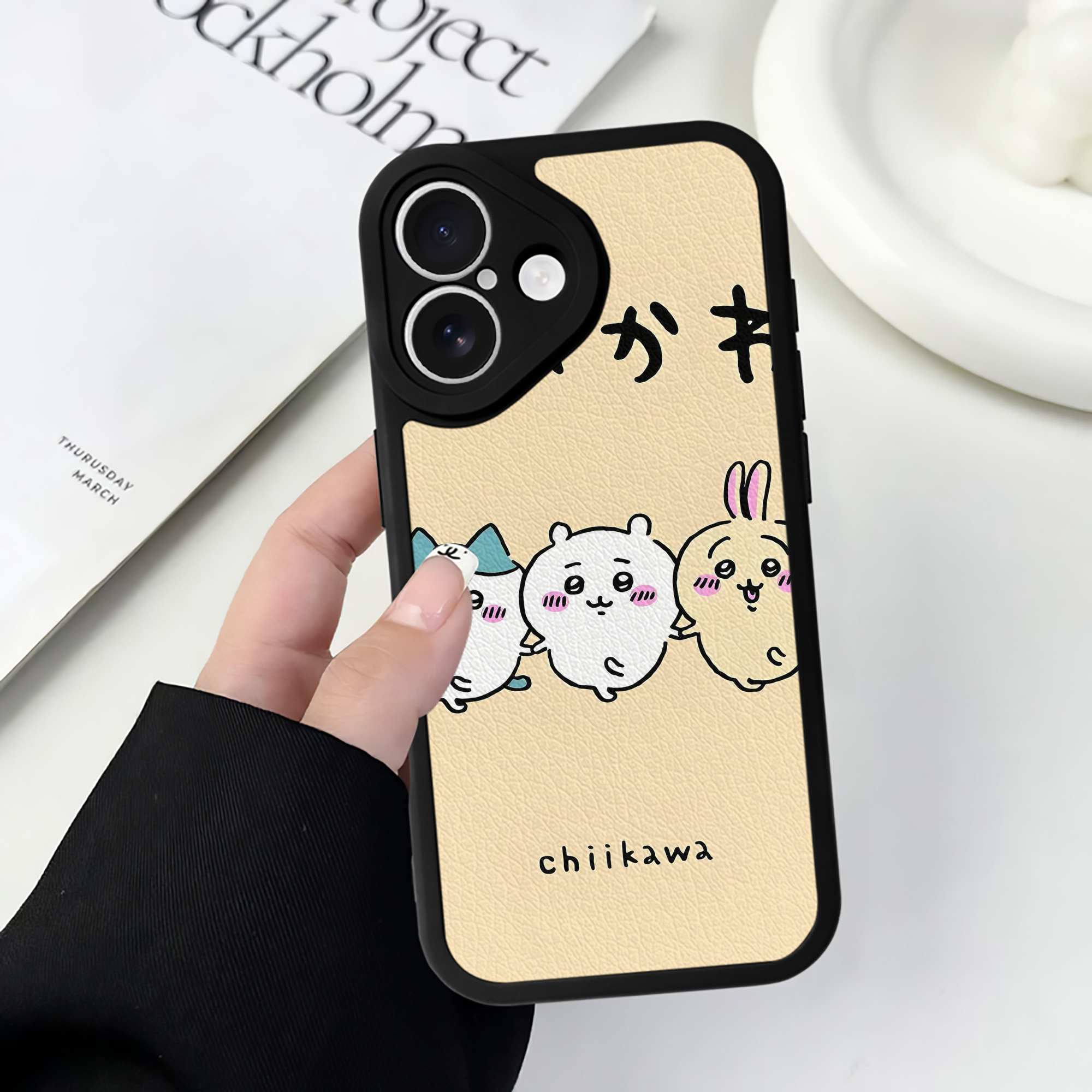 （画像用） ちいかわ Chii-kawa 【iPhone 16シリーズ対応】シリコンスマホケース（レザー調） 材質：シリコン